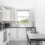 Superb Penthouse With 2 Bathrooms And Roof Terrace