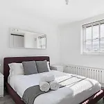 Superb Penthouse With 2 Bathrooms And Roof Terrace