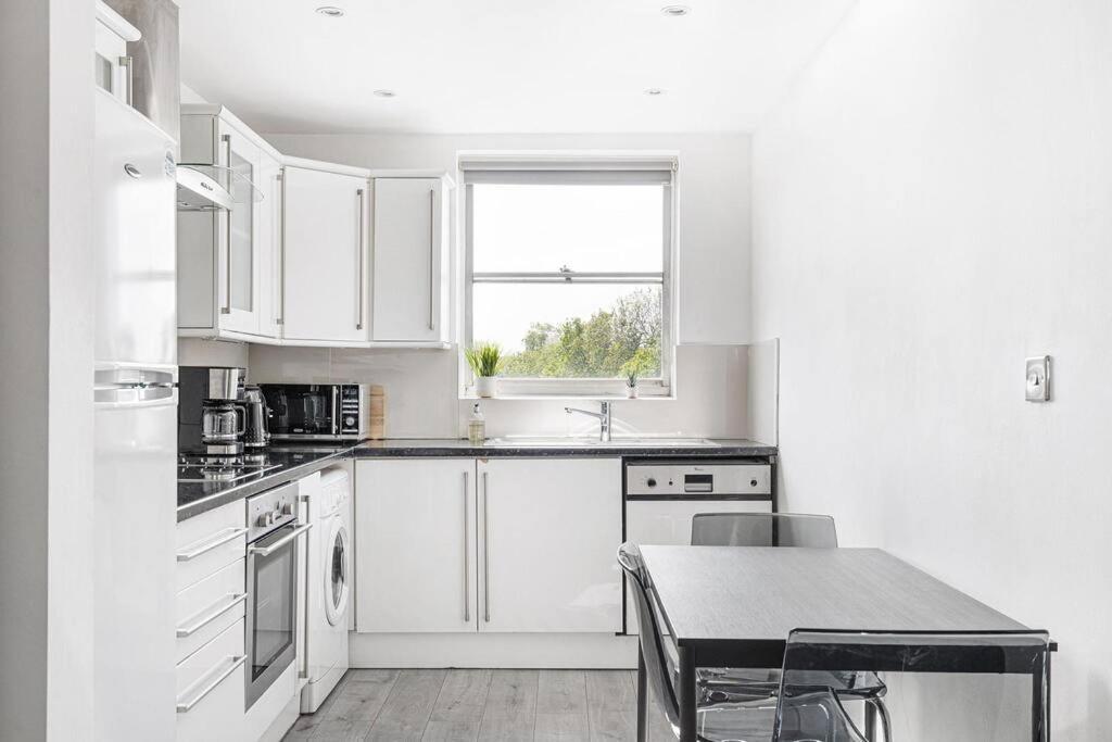 Appartamento Superb Penthouse With 2 Bathrooms And Roof Terrace