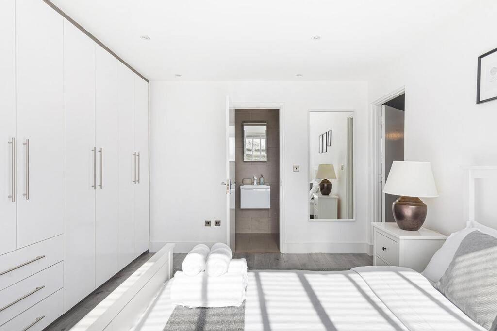 Superb Penthouse With 2 Bathrooms And Roof Terrace Appartamento Londra