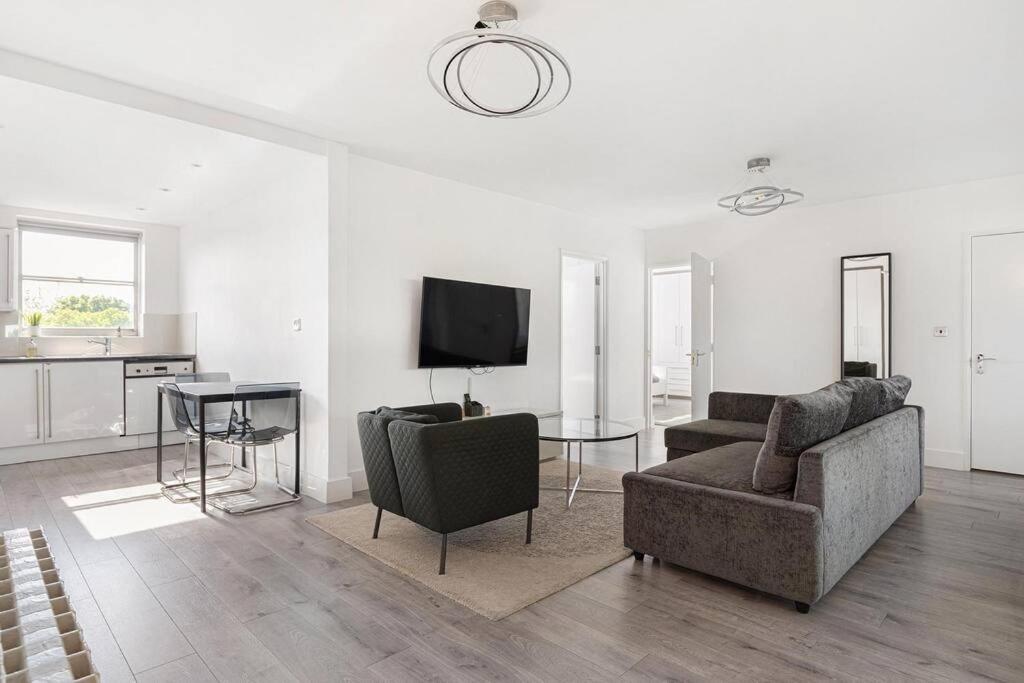 Appartamento Superb Penthouse With 2 Bathrooms And Roof Terrace *