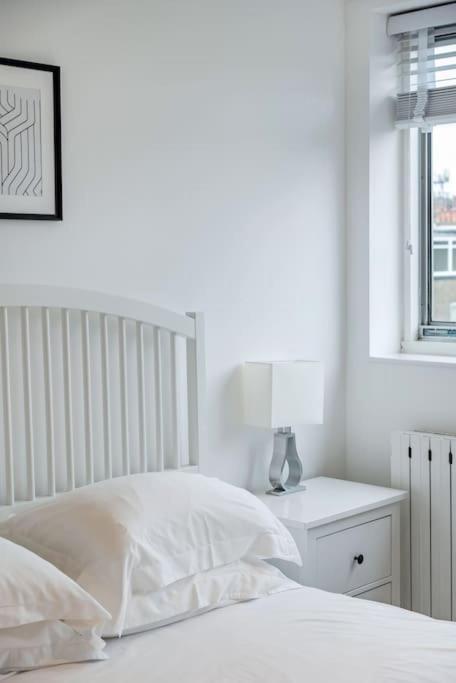 Superb Penthouse With 2 Bathrooms And Roof Terrace * Londra