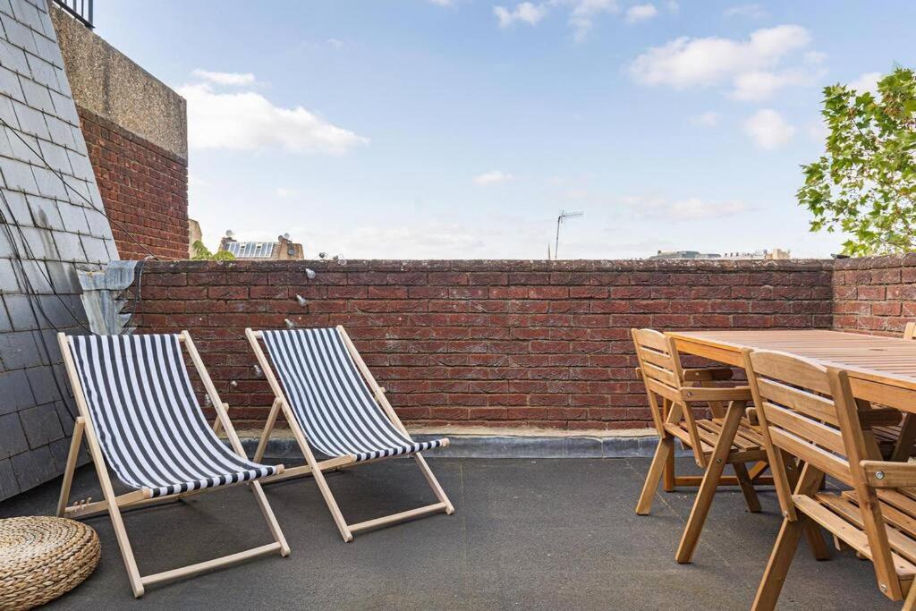 Superb Penthouse With 2 Bathrooms And Roof Terrace